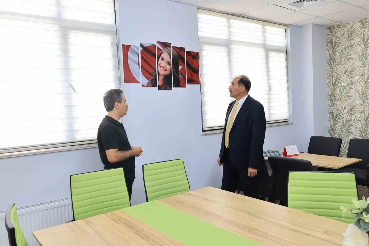 ELAZIĞ’DA YENİ EĞİTİM ÖĞRETİM YILI ÖNCESİNDE OKULLARDA YÜRÜTÜLEN HAZIRLIK ÇALIŞMALARINI YERİNDE...