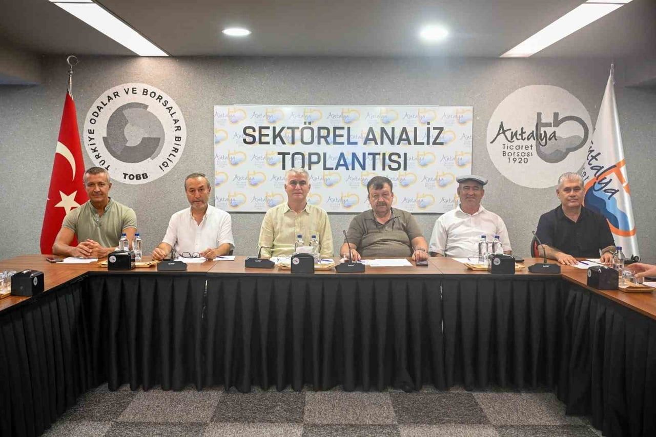 ANTALYA TİCARET BORSASI (ATB), HASAT SEZONU ÖNCESİNDE ZEYTİN VE ZEYTİNYAĞI SEKTÖRÜ TEMSİLCİLERİNİ...