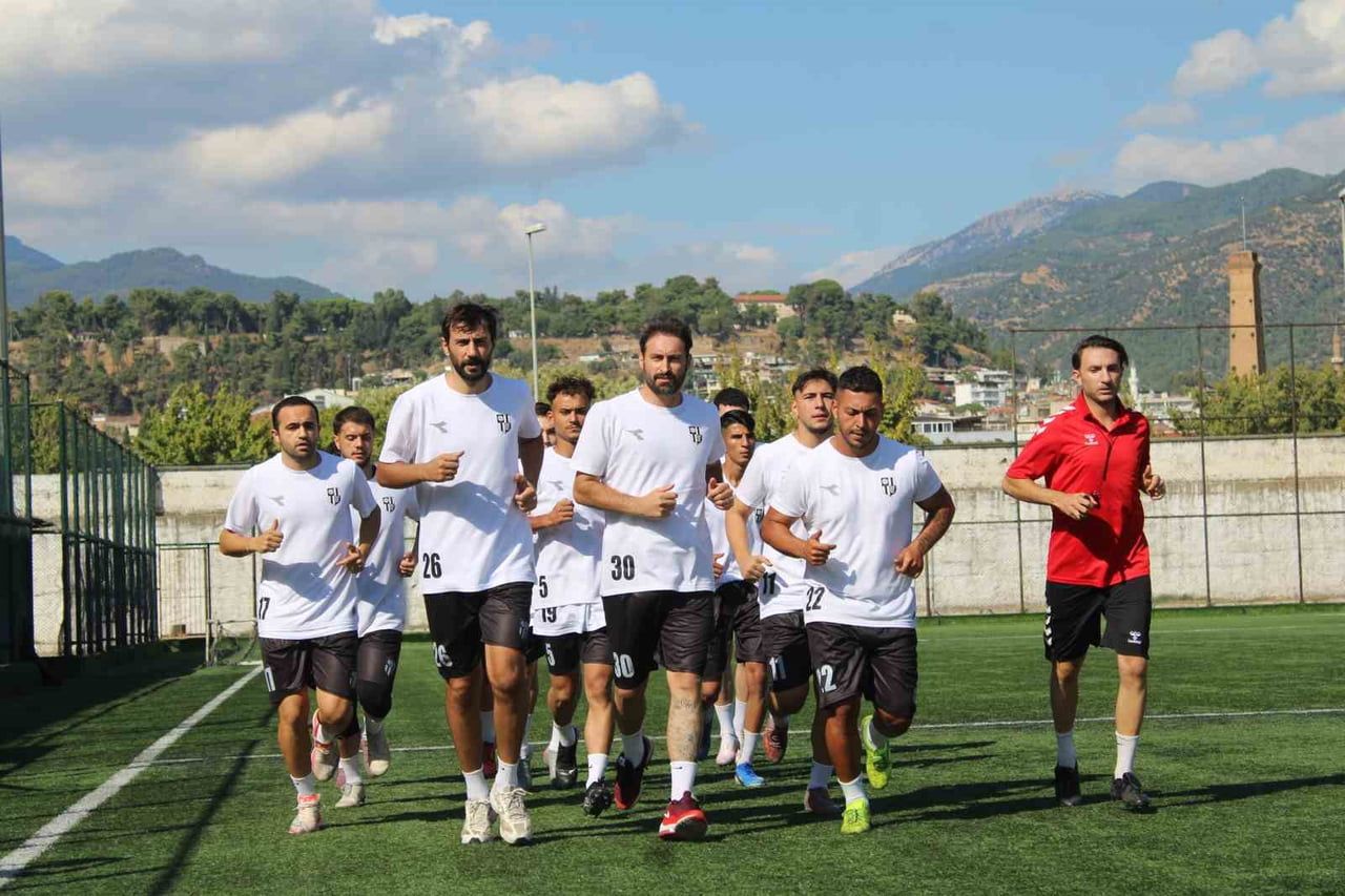 AYDIN SÜPER AMATÖR LİG’DE MÜCADELE EDEN AYDINSPOR, YENİ SEZON HAZIRLIKLARINA BAŞLARKEN...
