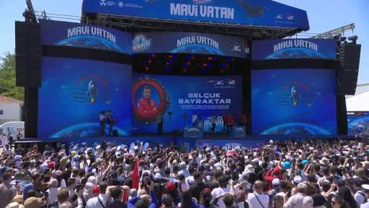 Selçuk Bayraktar: "Mavi Vatan'ın tek bir damlasından asla vazgeçmeyiz"