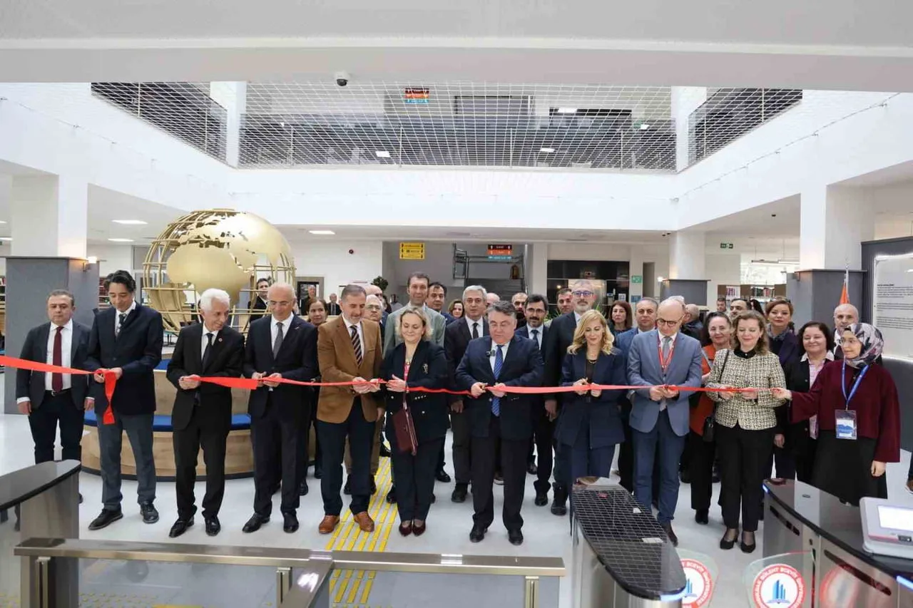 FARABİ KAMPÜSÜNDE YER ALAN PROF. DR. DURMUŞ GÜNAY KÜTÜPHANESİNDE GERÇEKLEŞTİRİLEN YENİLEME...