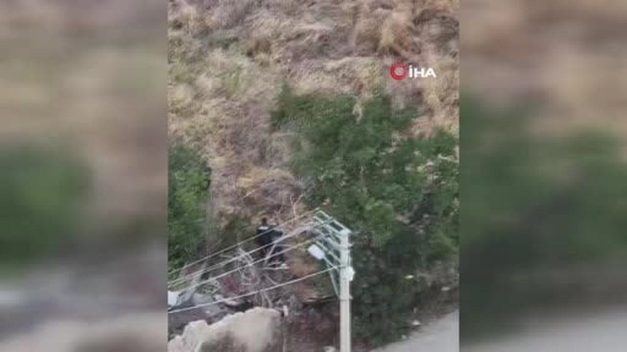 Bakan Çiftçi: "Nazmiye teyzemizi sırtında taşıyan polis kardeşimiz milletimizin gönlüne...