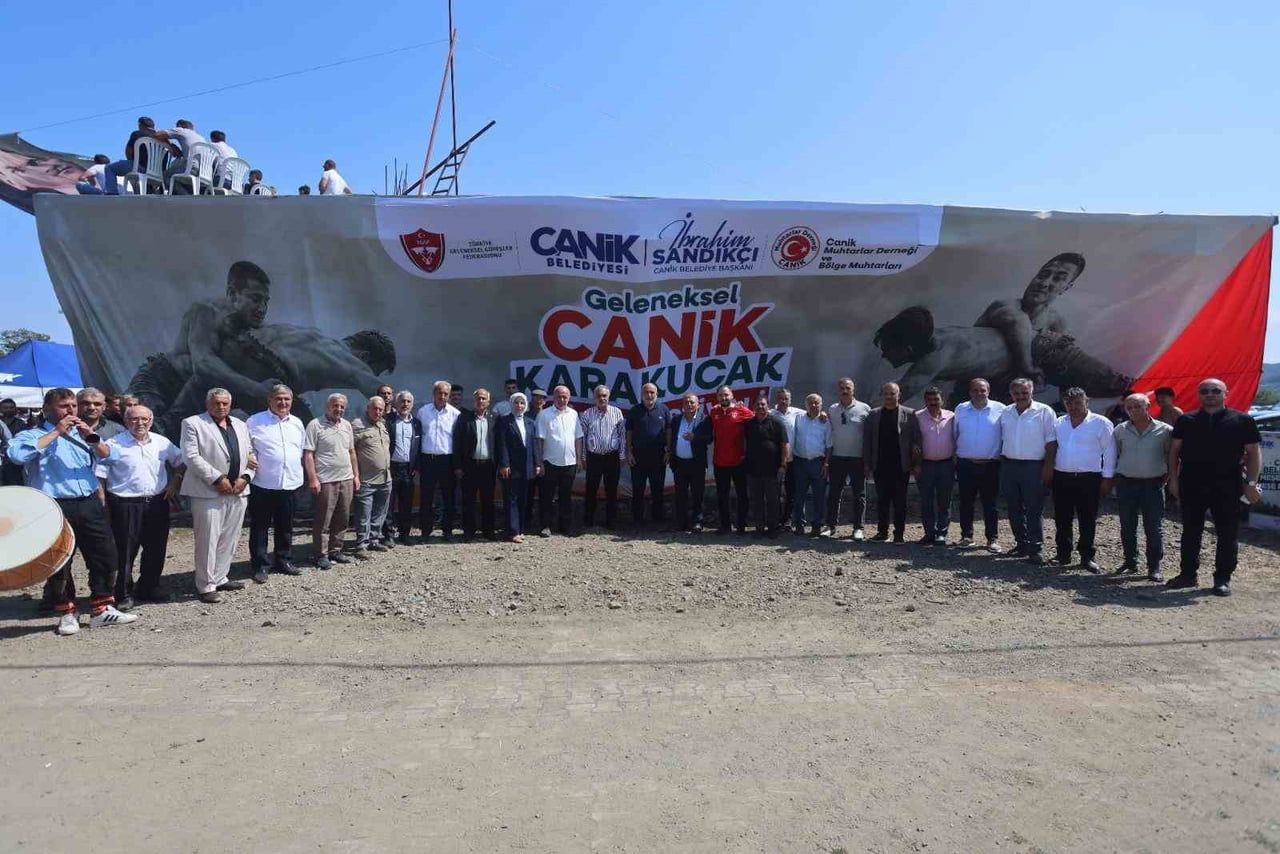 SAMSUN’UN CANİK BELEDİYESİ'NİN BÜYÜK İLGİYE SAHNE OLAN CANİK GELENEKSEL KARAKUCAK GÜREŞ...