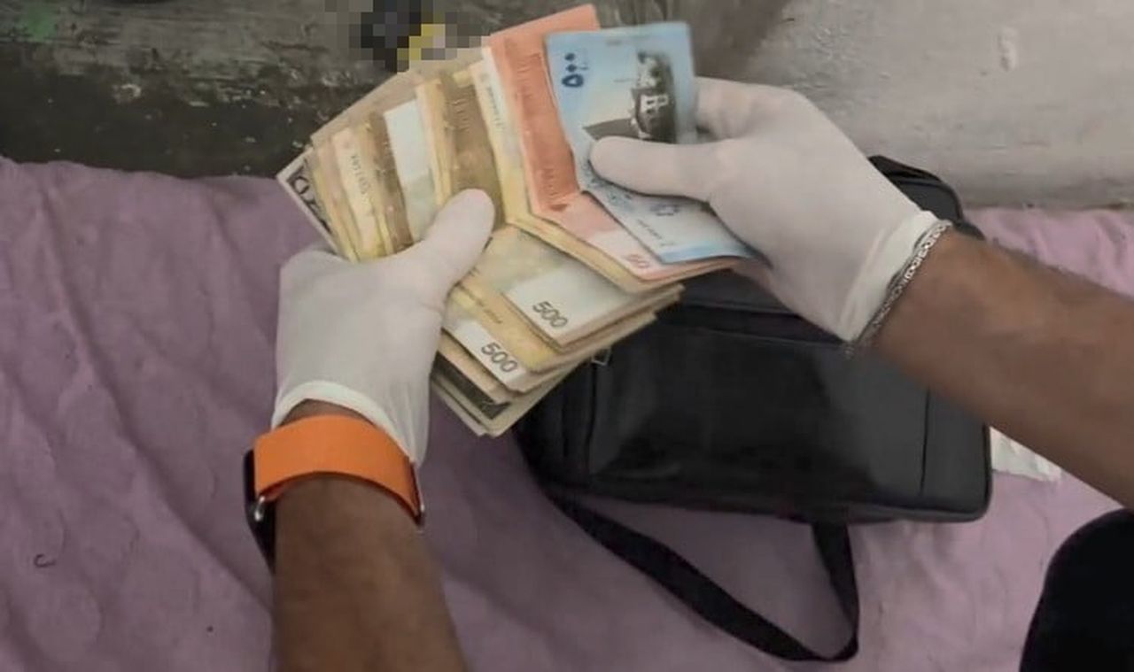 MERSİN MERKEZLİ 4 İLDE TERÖR ÖRGÜTÜ DEAŞ'A YÖNELİK DÜZENLENEN OPERASYONDA BİR KAÇAK YOLLARA...