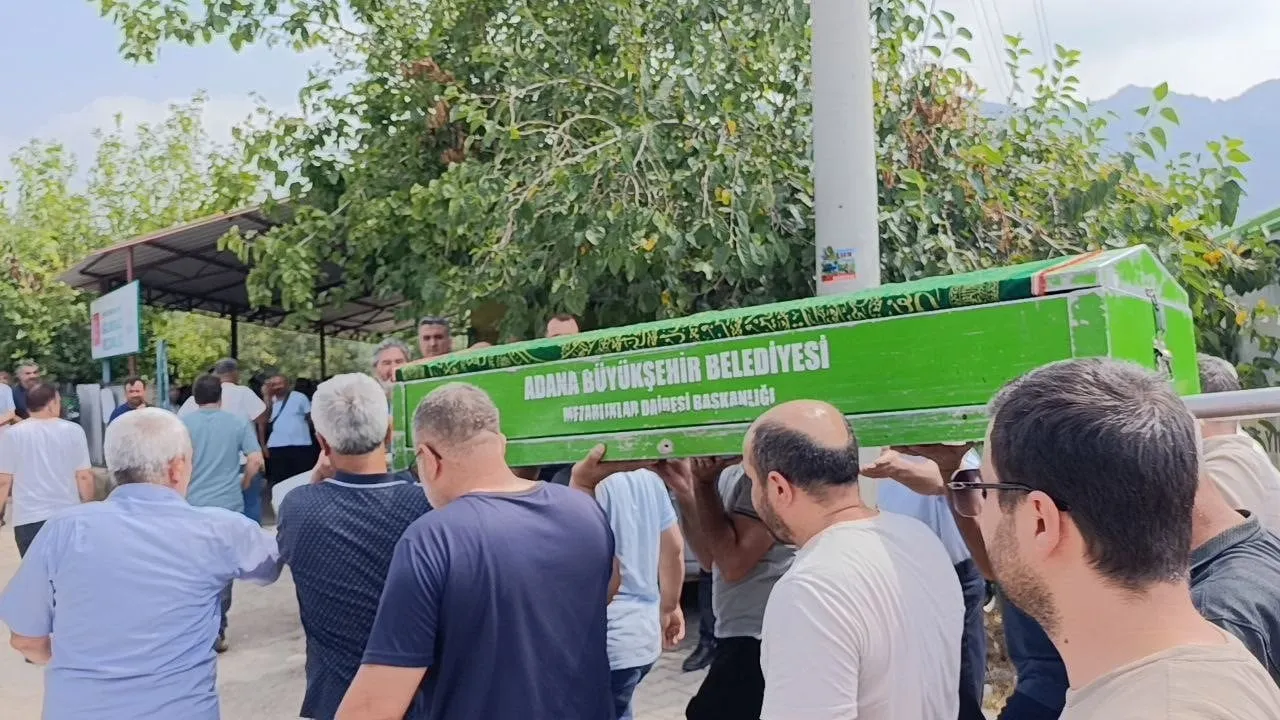 ADANA’NIN YUMURTALIK İLÇESİNDE DENİZDE BOĞULARAK HAYATINI KAYBEDEN 16 YAŞINDAKİ LİSE ÖĞRENCİSİ...