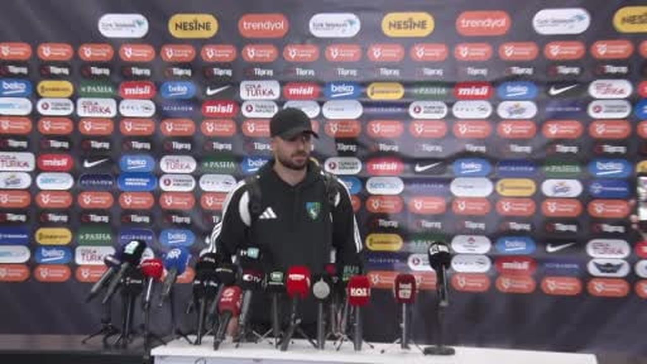 Kocaelispor kalecisi Serhat Öztaşdelen, Beşiktaş'a mağlup oldukları maçın ardından yaptığı...