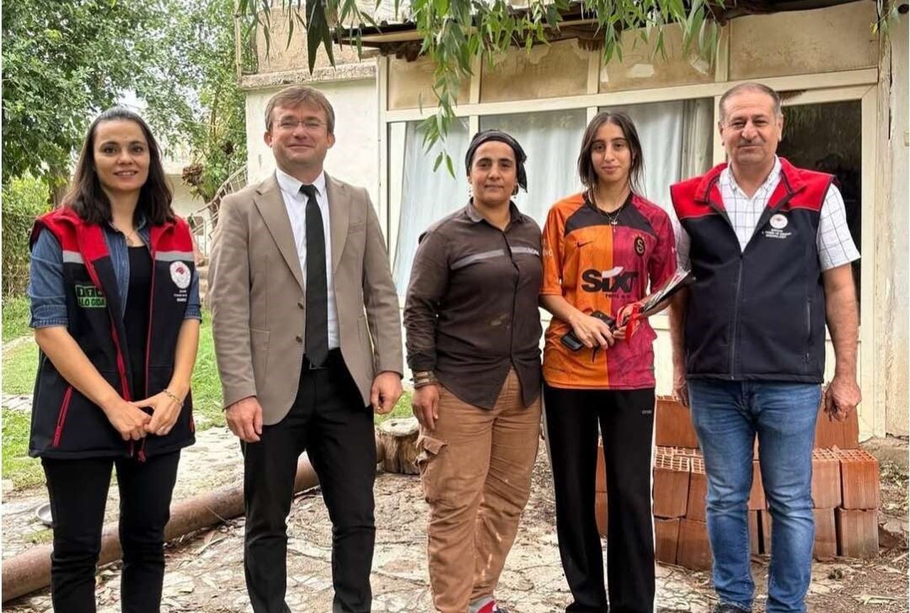 15 EKİM DÜNYA ÇİFTÇİ KADINLAR GÜNÜ DOLAYISIYLA CİZRE İLÇE TARIM VE ORMAN MÜDÜRLÜĞÜ EKİPLERİ...