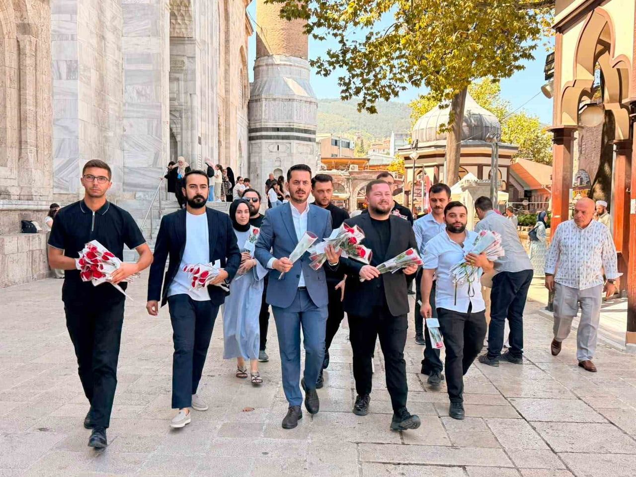 AK PARTİ OSMANGAZİ İLÇE GENÇLİK KOLLARI BAŞKANLIĞI, MEVLİD KANDİLİ VESİLESİYLE DÜZENLENEN ANLAMLI...