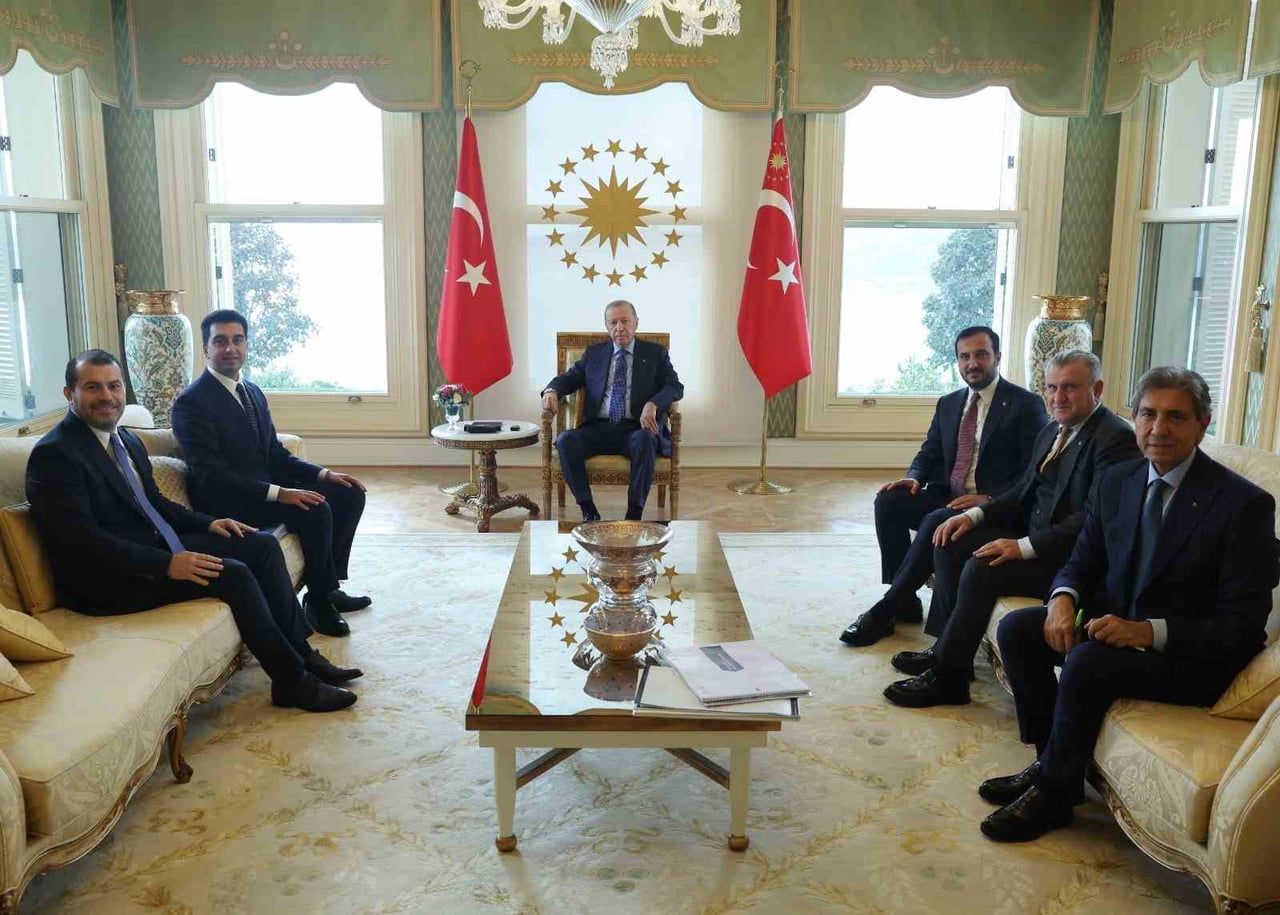 CUMHURBAŞKANI ERDOĞAN, TUZLA BELEDİYE BAŞKANI EREN ALİ BİNGÖL'Ü VAHDETTİN KÖŞKÜ'NDE KABUL...