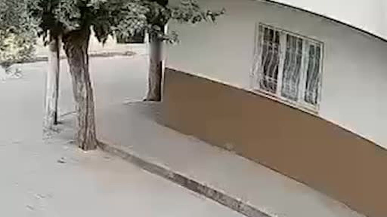 Turgutlu’da okul önünde silahlı saldırı: 10 öğrenci yaralandı