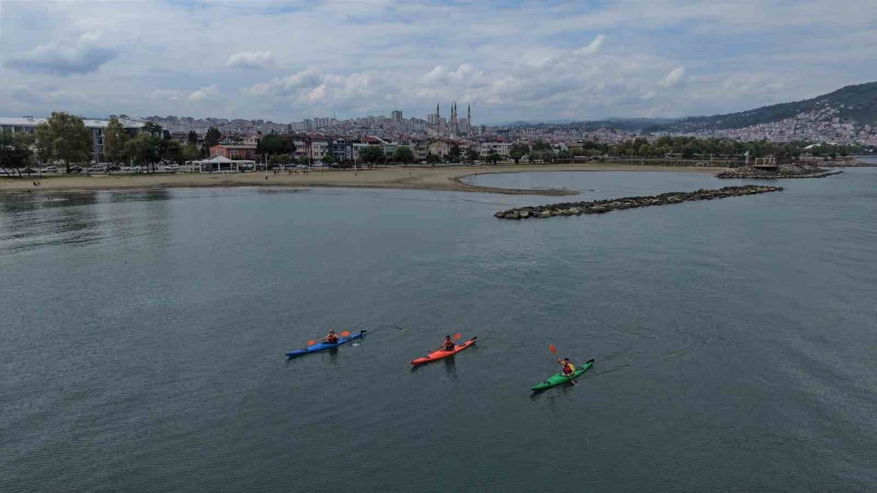 DENİZDE ÇEŞİTLİ AKTİVİTELER