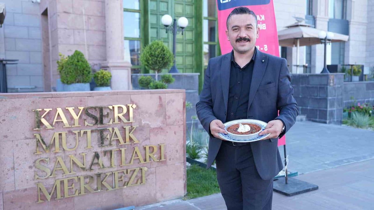 KAYSERİ MUTFAK SANATLARI MERKEZİ TESİS SORUMLUSU (MSM) BURHAN ÇAKICI DA ŞEHRE GELEN ZİYARETÇİLERE...