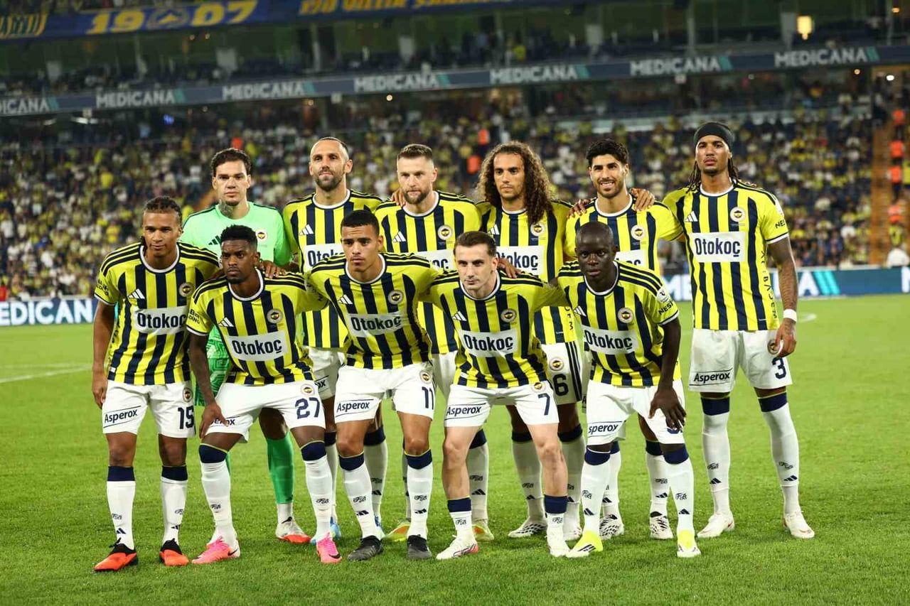 FENERBAHÇE, SÜPER LİG'DE YARIN OYNAYACAĞI BEŞİKTAŞ DERBİSİNİ KAZANARAK GALİBİYET SERİNİ SÜRDÜRMEK...