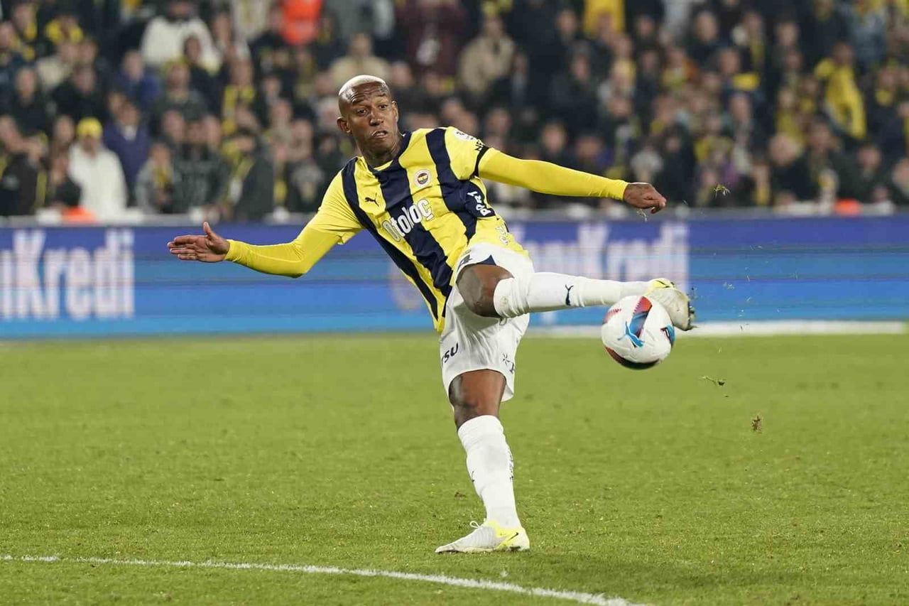 FENERBAHÇE’DEN AYRILAN BREZİLYALI FUTBOLCU ANDERSON TALİSCA, SARI-LACİVERTLİ FORMAYLA ÇIKTIĞI 75...