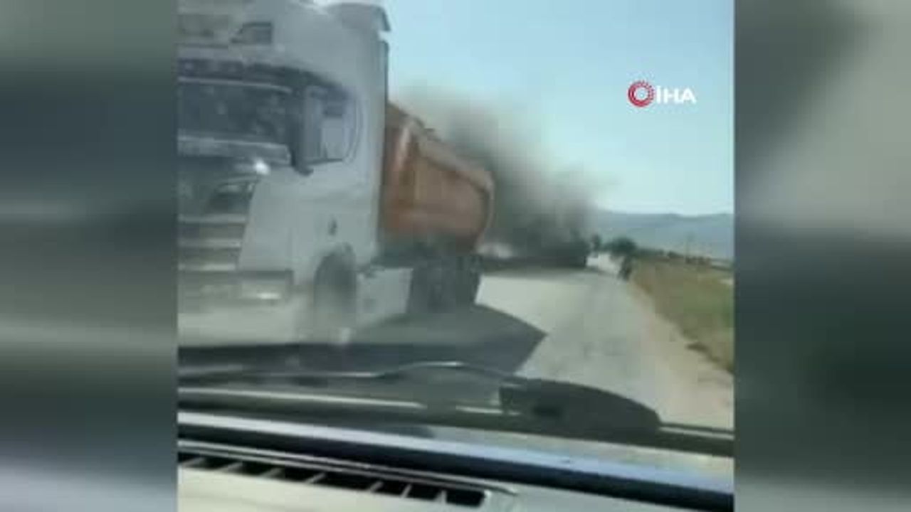 Ankara’da seyir halindeki tır alev aldı