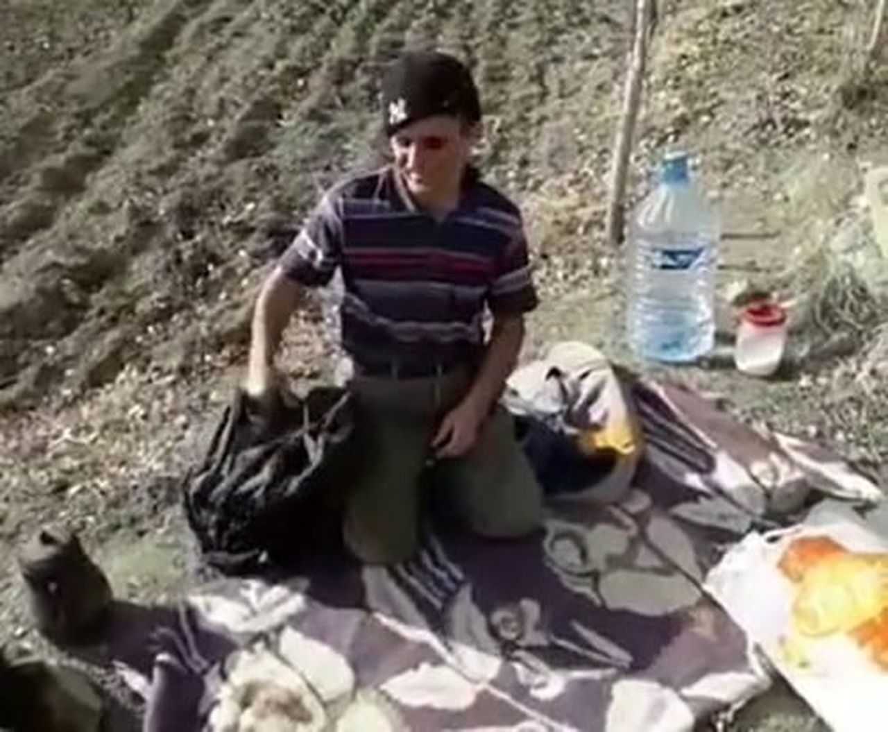 PAYLAŞTIĞI VİDEOLARLA İLGİ GÖREN ERZURUMLU FENOMEN ÇOBAN ŞAHİN DÜRLÜ’NÜN ÖĞLEN YEMEĞİ İÇİN...