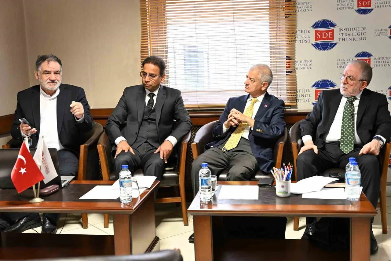 PAKİSTAN’IN ANKARA BÜYÜKELÇİLİĞİ, STRATEJİK DÜŞÜNCE ENSTİTÜSÜ (SDE) İŞ BİRLİĞİ İLE "İŞGALİN 79....