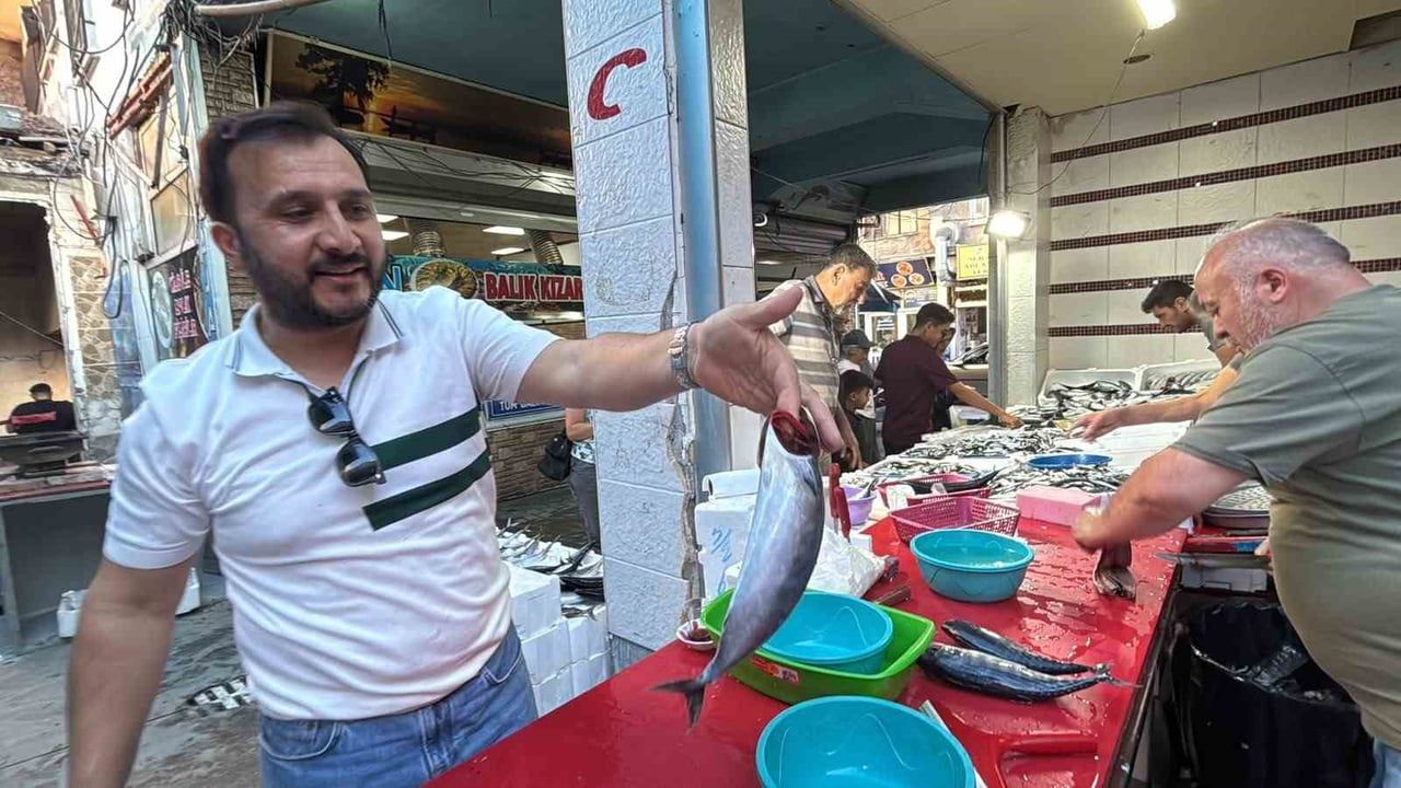 TAVŞANLI BALIK PAZARI’NDA SEZON HAREKETLİLİĞİ