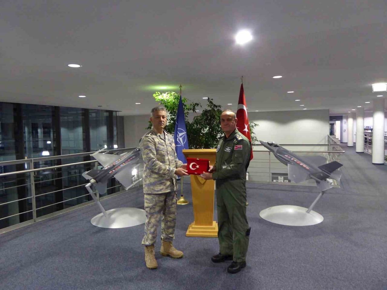 YÜKSEK ASKERİ ŞURA KARARLARI İLE HAVA KUVVETLERİ KOMUTANI RAFET DALKIRAN OLDU.