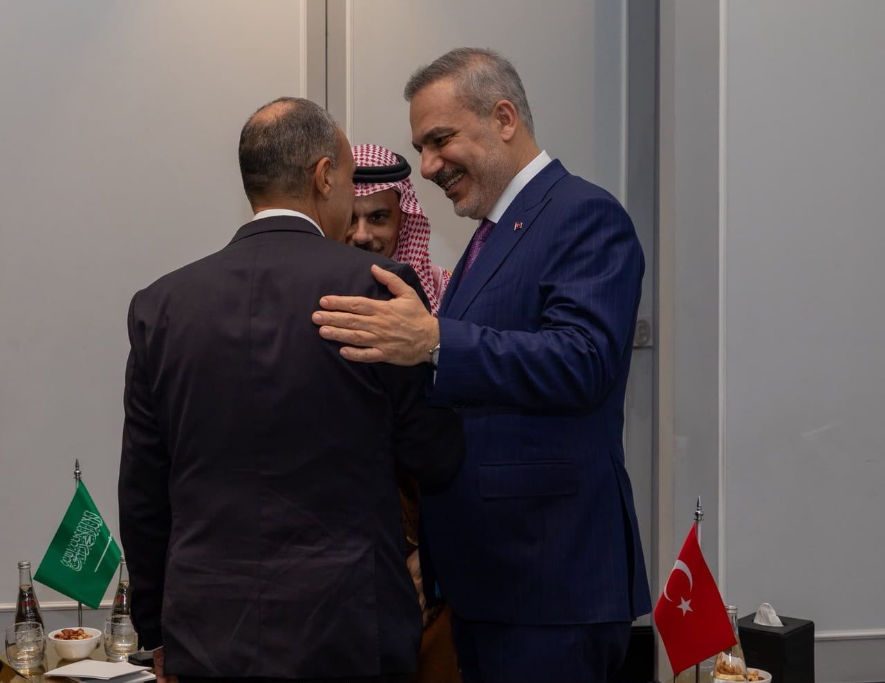 DIŞİŞLERİ BAKANI HAKAN FİDAN, AMMAN TEMASLARI KAPSAMINDA TÜRKİYE-MISIR-PAKİSTAN-SUUDİ ARABİSTAN...