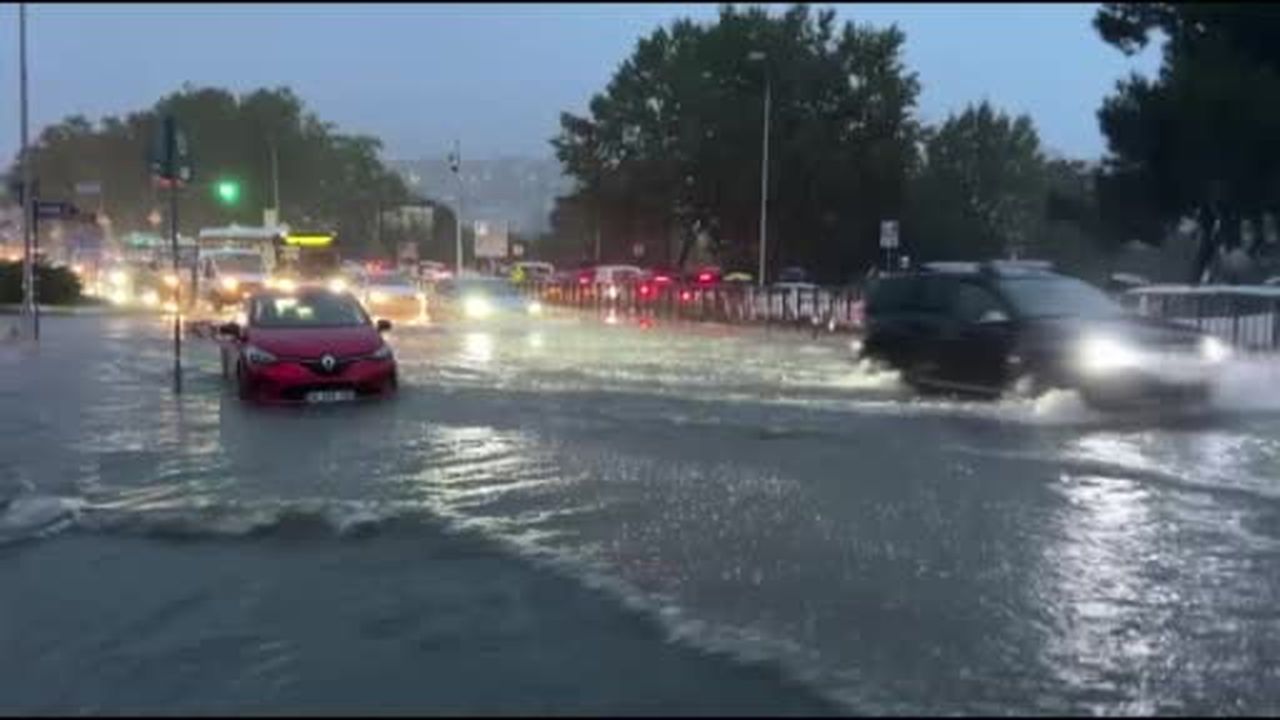 Eyüpsultan’da yollar göle döndü