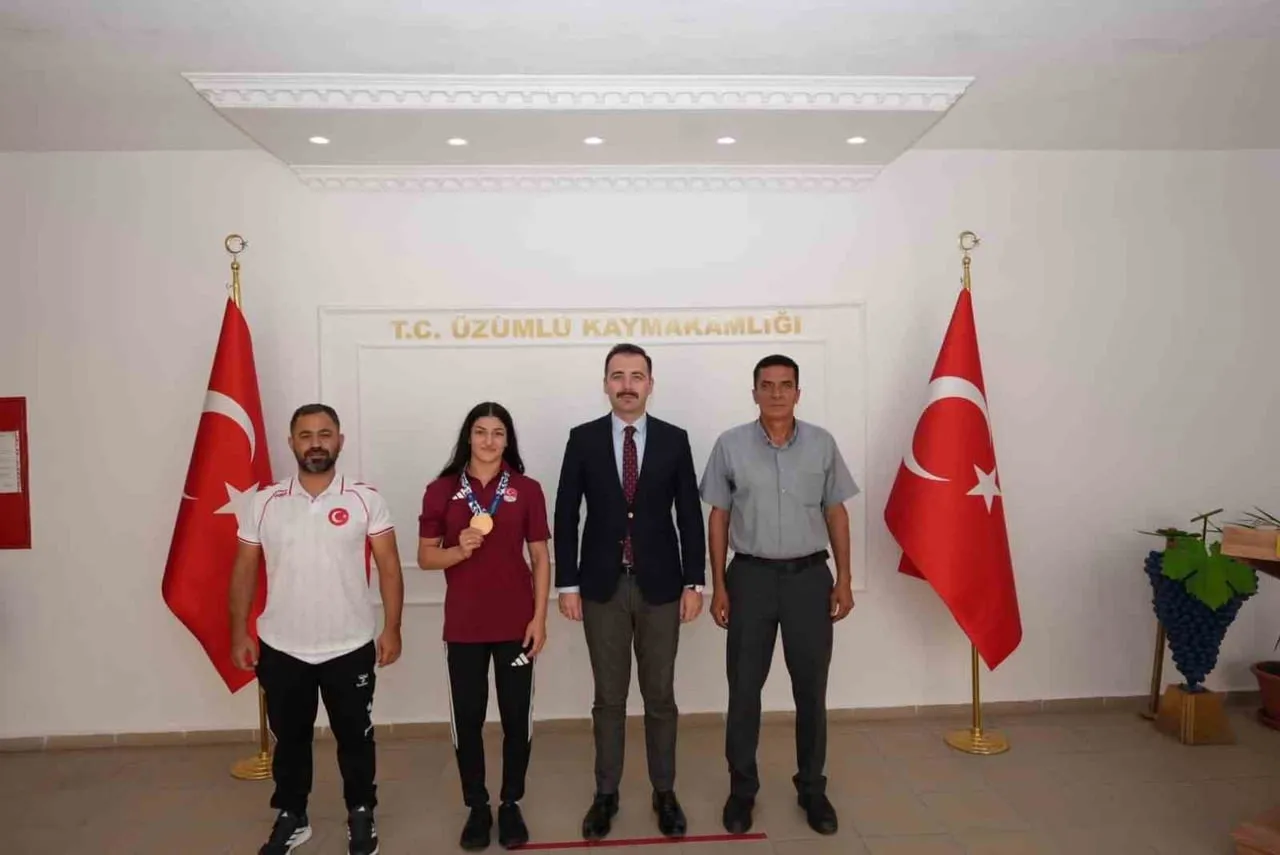 İTALYA’DA DÜZENLENEN 20. AKDENİZ OYUNLARI’NDA KADINLAR 57 KİLO GÜREŞ KATEGORİSİNDE ALTIN MADALYA...