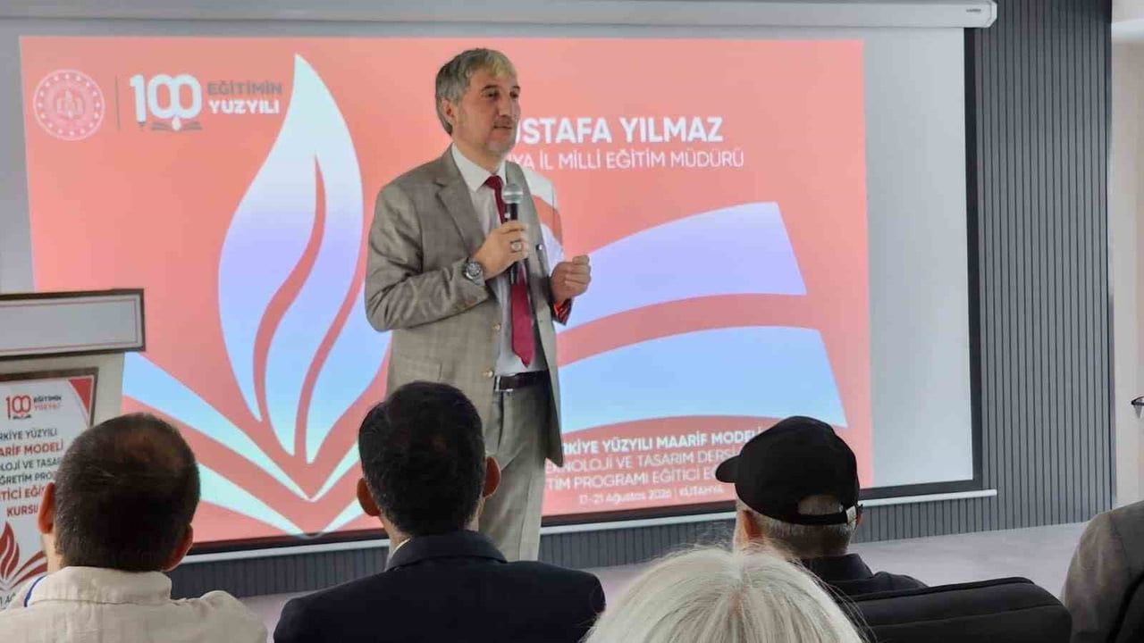 KÜTAHYA’DA TÜRKİYE YÜZYILI MAARİF MODELİ KAPSAMINDA TEKNOLOJİ TASARIM EĞİTİMİ BAŞLADI