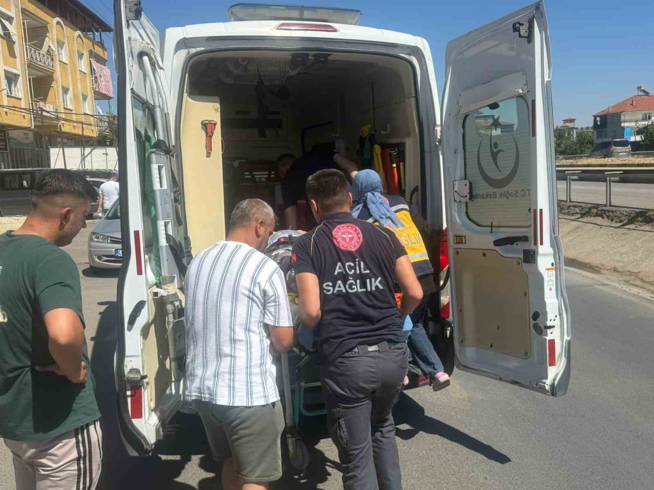 MANİSA’NIN KULA İLÇESİ SEYİT ALİ MAHALLESİ’NDE MEYDANA GELEN KAZADA ELEKTRİKLİ BİSİKLET SÜRÜCÜSÜ...