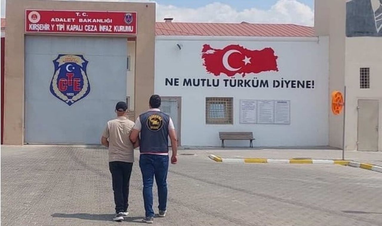 KIRŞEHİR'DE, JASAT TARAFINDAN ARANAN VE HAKKINDA 10 YIL KESİNLEŞMİŞ HAPİS CEZASI OLAN KİŞİ...