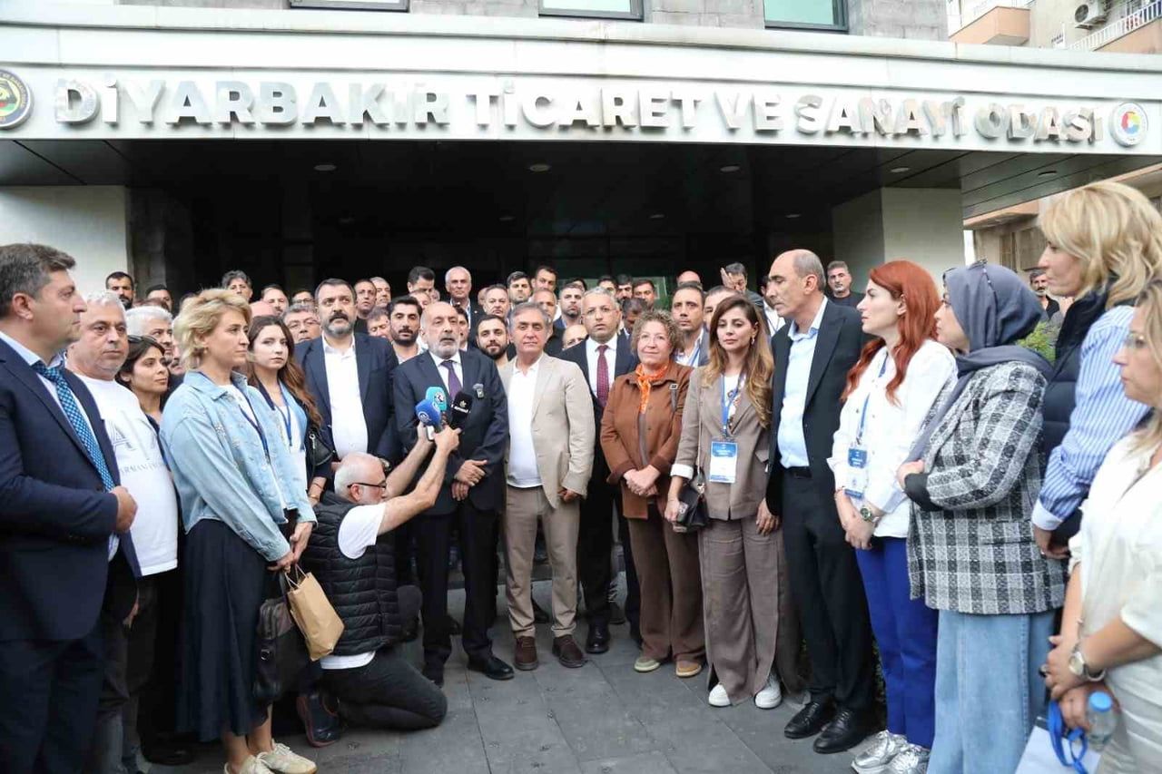 DİYARBAKIR TİCARET VE SANAYİ ODASI’NIN (DTSO) 16 MESLEK KOMİTESİNİN TAMAMINI MAVİ LİSTE KAZANDI....
