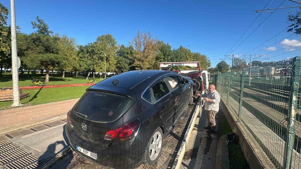SAMSUN’UN CANİK İLÇESİNDE OTOMOBİL İLE MOTOSİKLETİN ÇARPIŞTIĞI TRAFİK KAZASINDA 2 KİŞİ...
