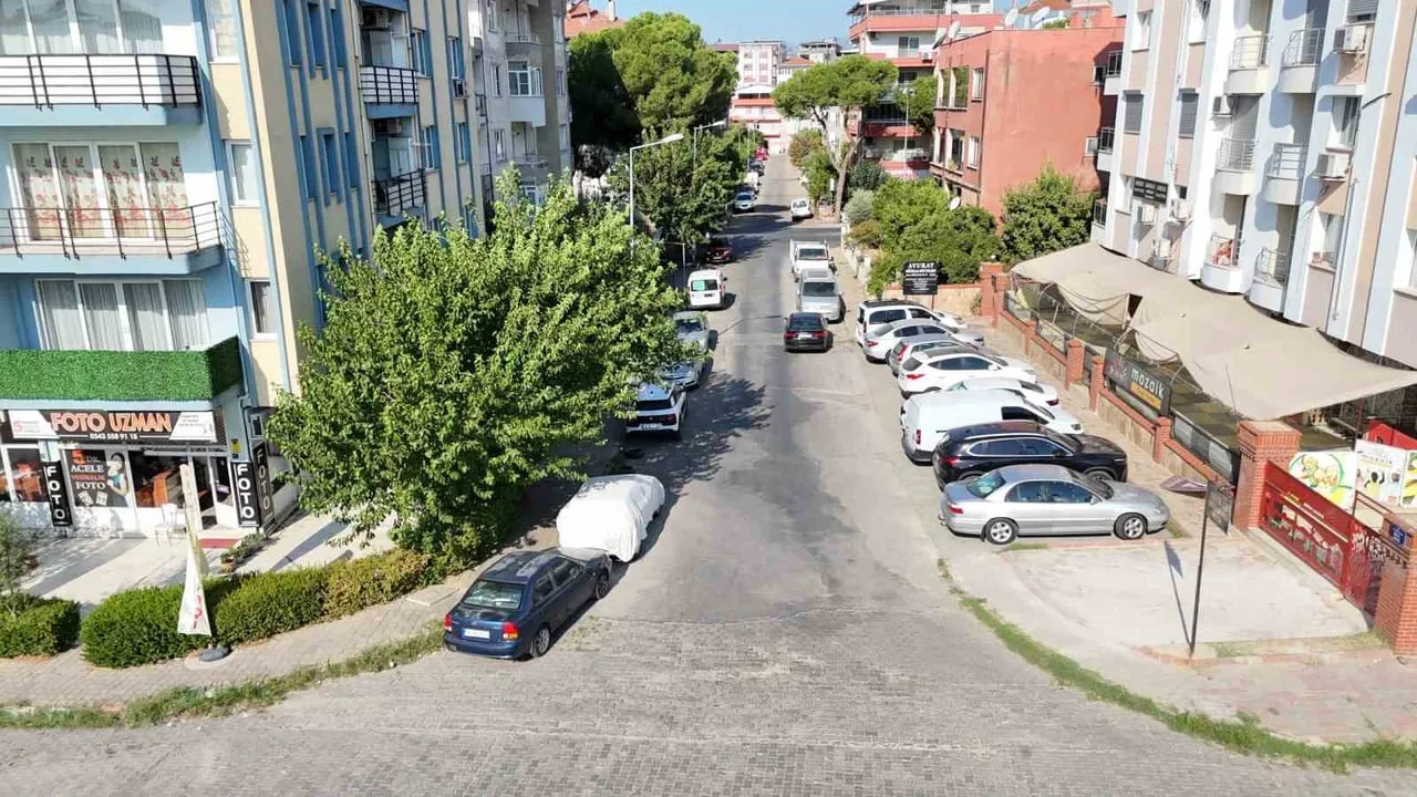 NAZİLLİ’DE SOKAKLAR YENİLENİYOR