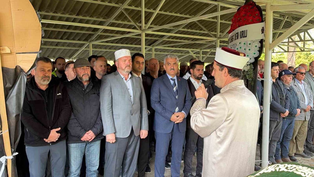 DÜZCE’DE ULUSLARARASI 2. SULUBOYA FESTİVALİNİN HABER TAKİBİNİ YAPTIĞI ESNADA KALP KRİZİ GEÇİREREK...
