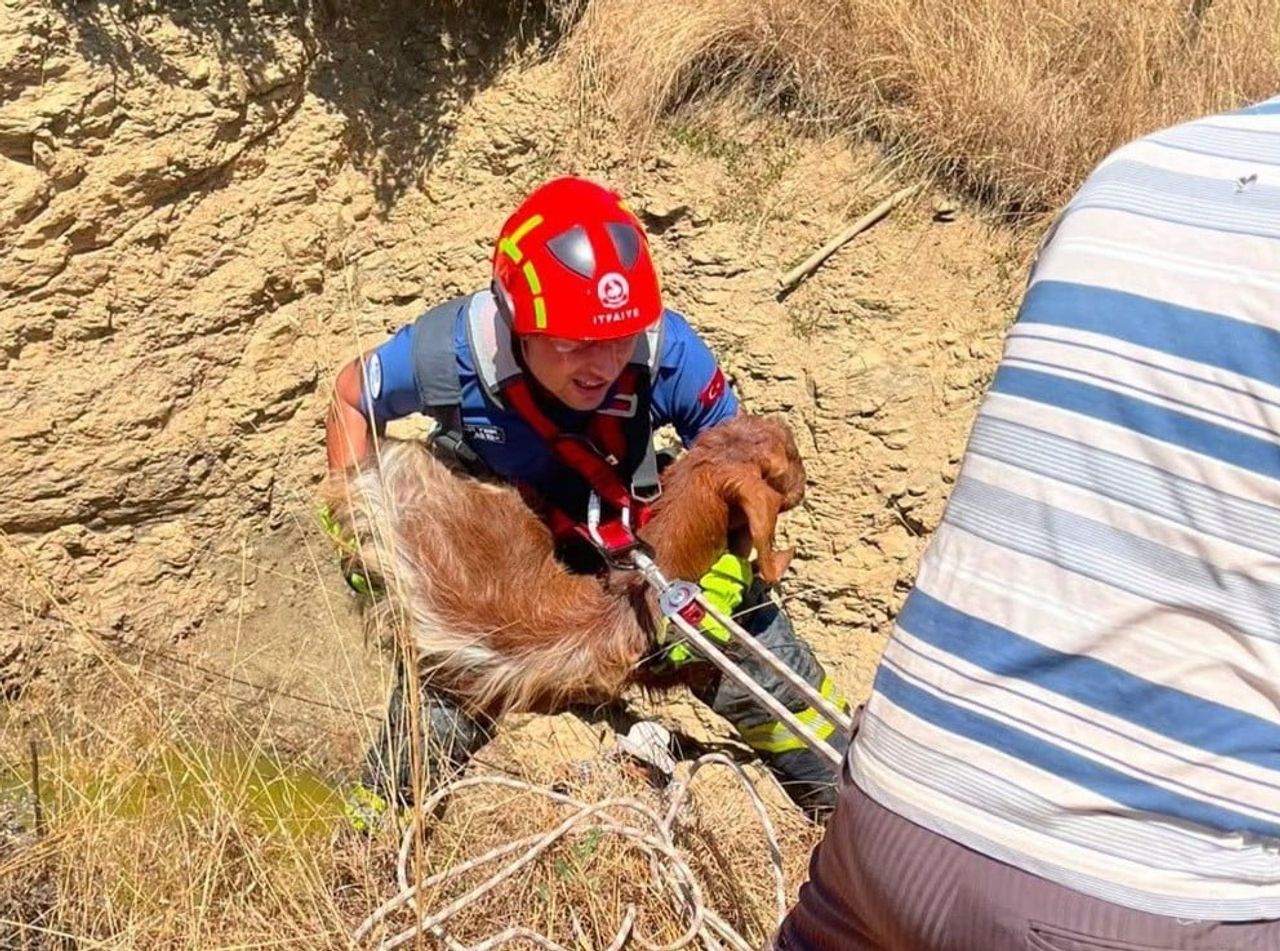 DENİZLİ’NİN KALE İLÇESİNE BAĞLI YENİKÖY MAHALLESİ’NDE YAKLAŞIK 5 METRE DERİNLİĞİNDEKİ ÇUKURA...