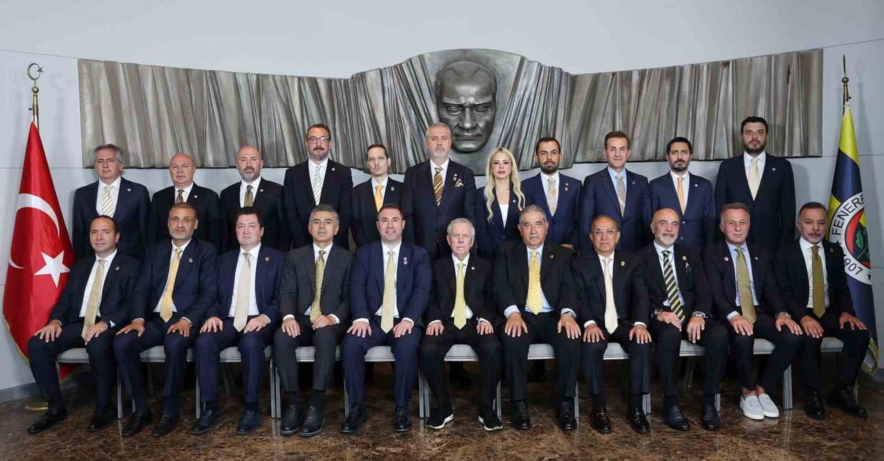 FENERBAHÇE BAŞKANI AZİZ YILDIRIM LİDERLİĞİNDE KULÜP BİNASINDA İLK YÖNETİM KURULU TOPLANTISI...