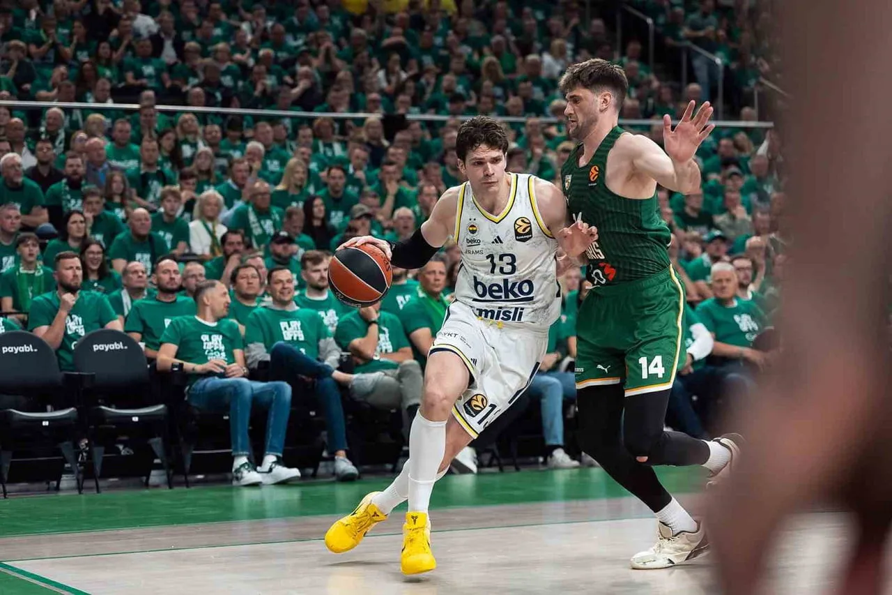 FENERBAHÇE, EUROLEAGUE PLAY-OFF SERİSİNİN ÜÇÜNCÜ MAÇINDA LİTVANYA DEPLASMANINDA ZALGİRİS KAUNAS'A...