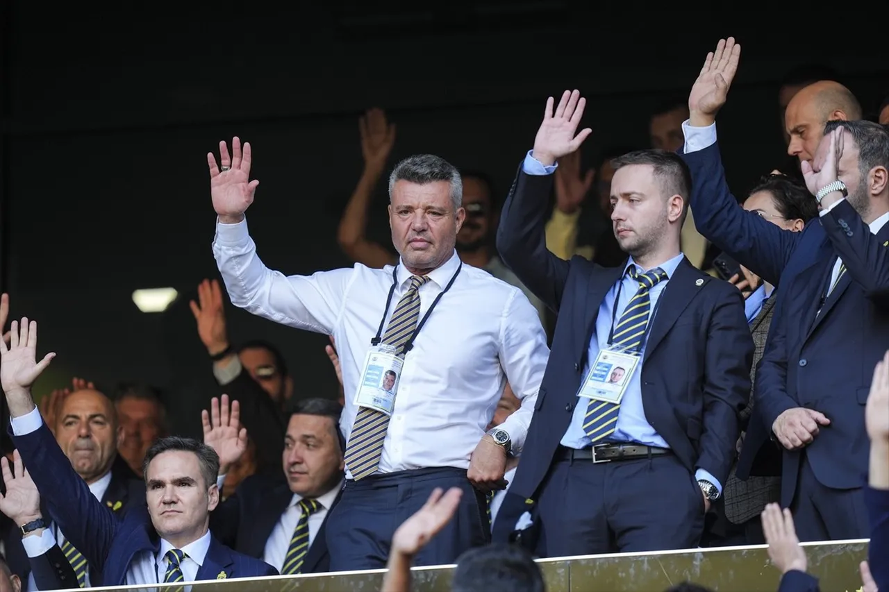 Fenerbahçe Kulübü'nün Seçimli Olağanüstü Genel Kurulu Toplantısı, Chobani Stadı ile bitişik...
