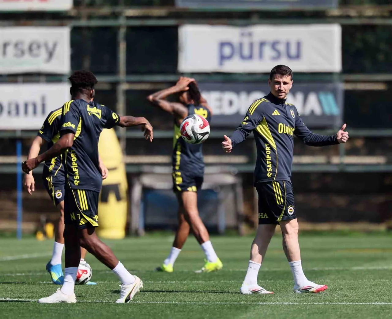 FENERBAHÇE, TRENDYOL SÜPER LİG'İN SON HAFTASINDA SAHSINDA EYÜPSPOR İLE OYNAYACAĞI MAÇIN...