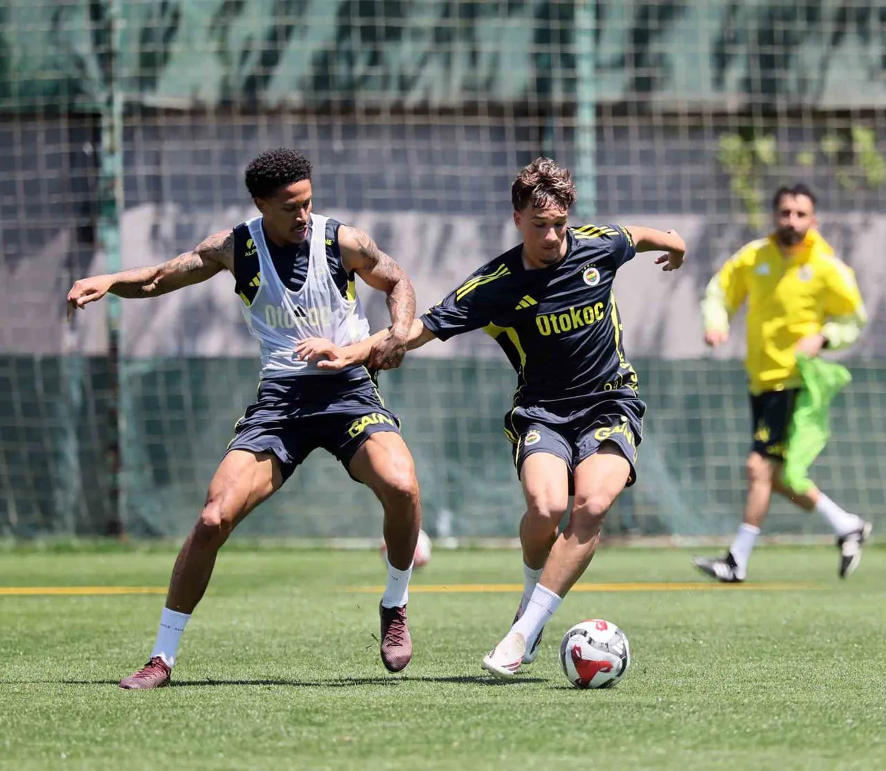 FENERBAHÇE, YARIN EYÜPSPOR İLE OYNAYACAĞI SEZONUN SON MAÇININ HAZIRLIKLARINI ÖĞLE SAATLERİNDE...
