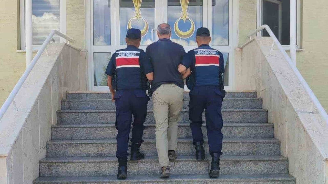 FETULLAHÇI TERÖR ÖRGÜTÜ'NE ÜYE OLMA SUÇUNDAN ARANAN M.S. (52)