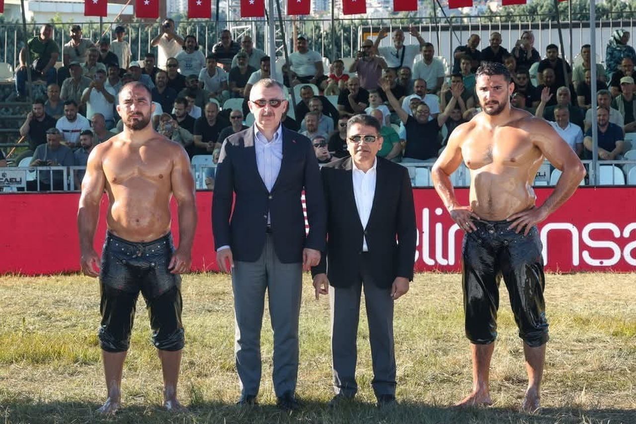 FEYZULLAH AKTÜRK (SOLDA) VE MUSTAFA TAŞ