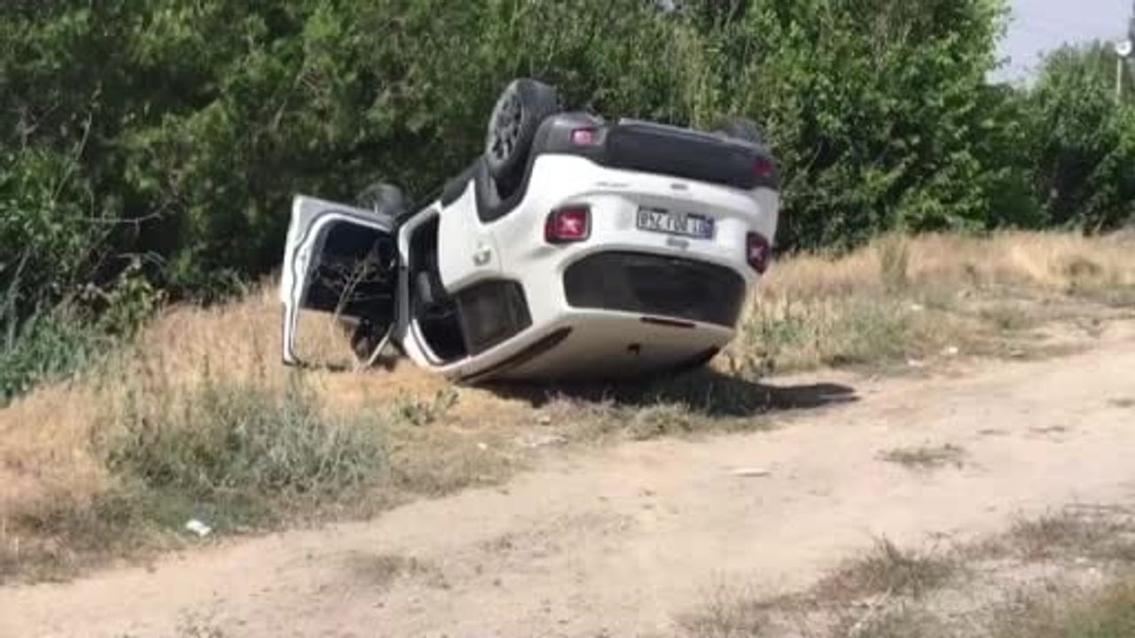 Tırın patlayan lastiğinden savrulan parçalar kazaya sebep oldu: 3'ü çocuk, 8 yaralı