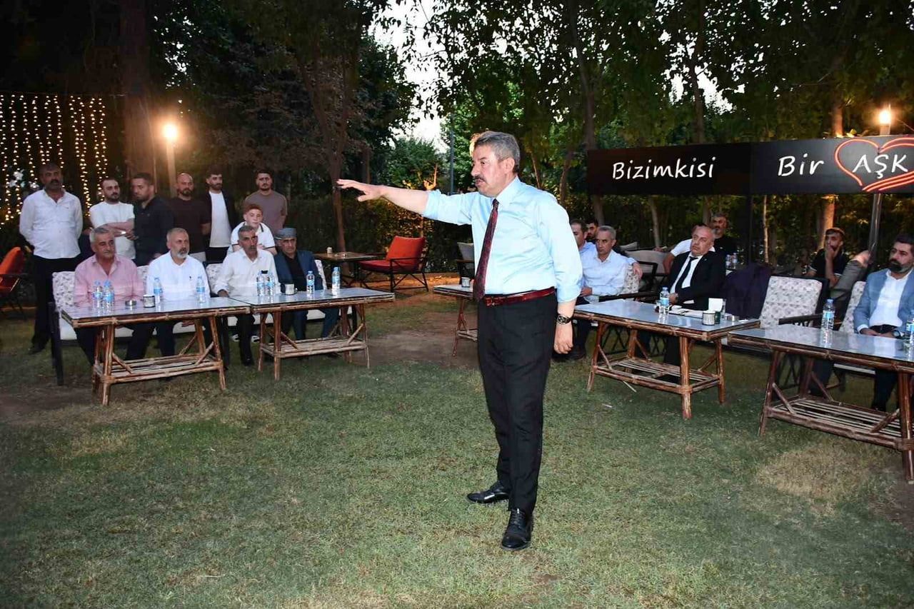 AK PARTİ ŞIRNAK MİLLETVEKİLİ ARSLAN TATAR, ŞIRNAK'IN CİZRE İLÇESİNDE DİCLE NEHRİ KENARINDA...