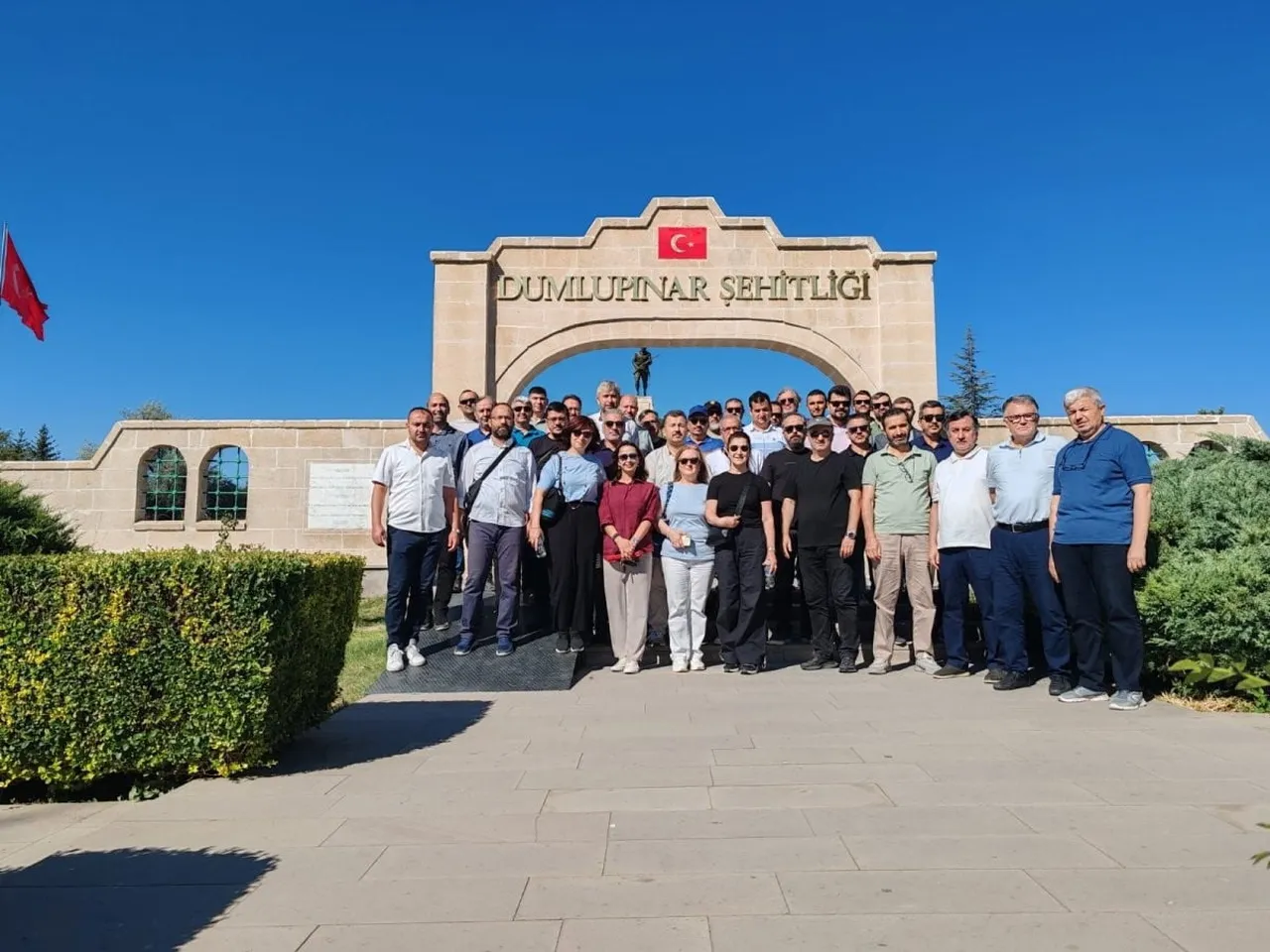 KÜTAHYA’DA 121 OKUL MÜDÜRÜ DUMLUPINAR’IN TARİHİ MİRASINI YERİNDE İNCELEDİ