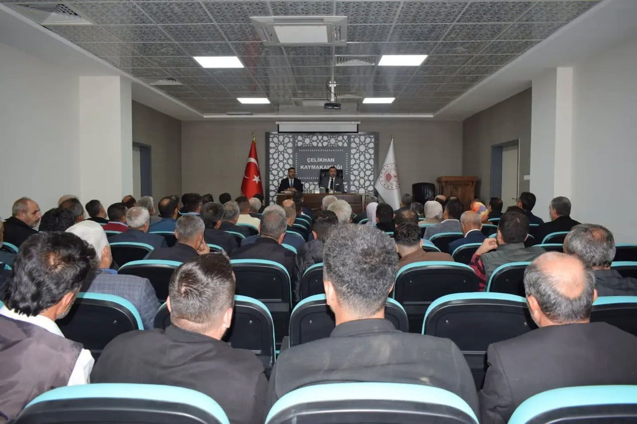 ADIYAMAN’IN ÇELİKHAN İLÇESİNDE KAYMAKAM ÖZGÜR PELVAN BAŞKANLIĞINDA OKUL GÜVENLİĞİ TOPLANTISI...
