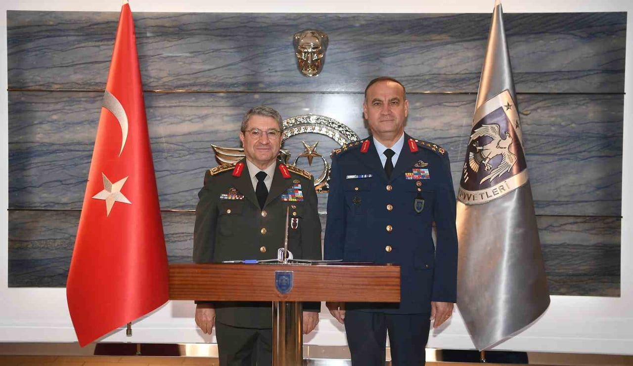 GENELKURMAY BAŞKANI ORGENERAL SELÇUK BAYRAKTAROĞLU (SOLDA), HAVA KUVVETLERİ KOMUTANLIĞINI ZİYARET...