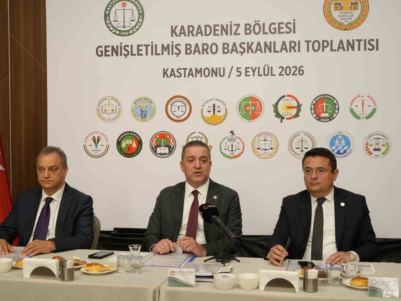 TBB BAŞKANI AV. ERİNÇ SAĞKAN, "BİZ, BU TOPLANTILARIN MESLEĞİMİZ, MESLEKTAŞLARIMIZ VE TÜRKİYE'DE...