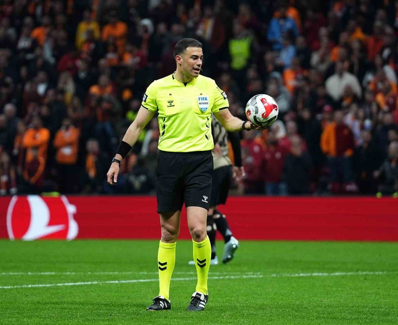 FIFA KOKARTLI HAKEM OĞUZHAN ÇAKIR, 2026 UEFA U17 AVRUPA ŞAMPİYONASI FİNALLERİNDE GÖREV YAPACAK....