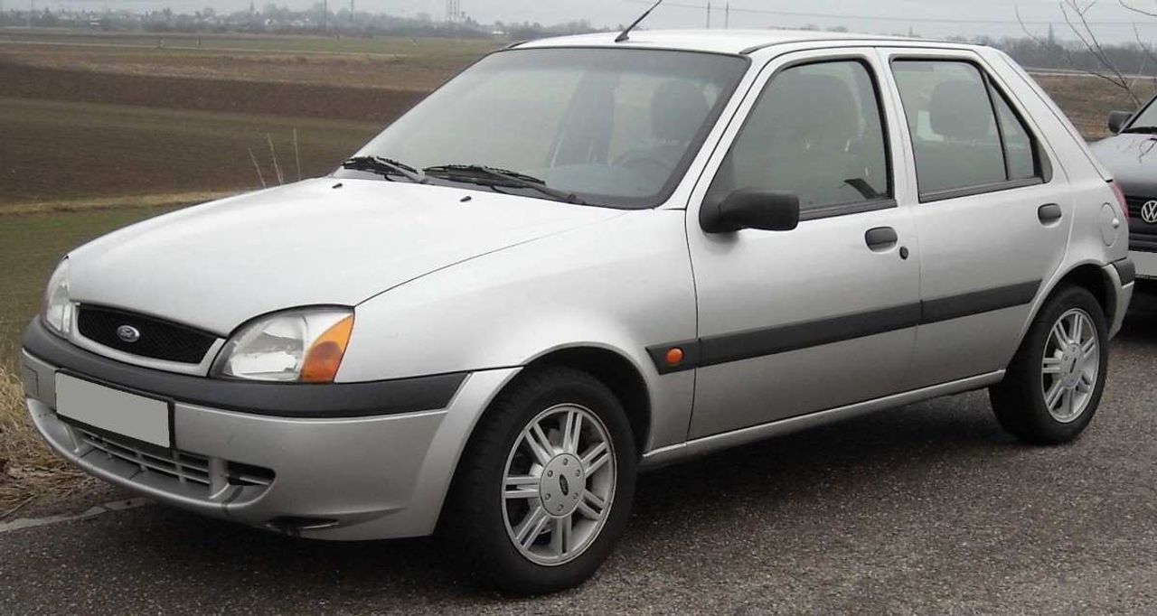 Ford Fieasta 2000 model