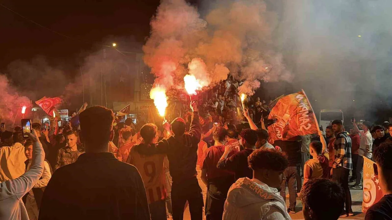 GALATASARAY, KENDİ SAHASINDA ANTALYASPOR'U 4-2 YENEREK SÜPER LİG'DEKİ ŞAMPİYONLUĞU ADIYAMAN’DA...